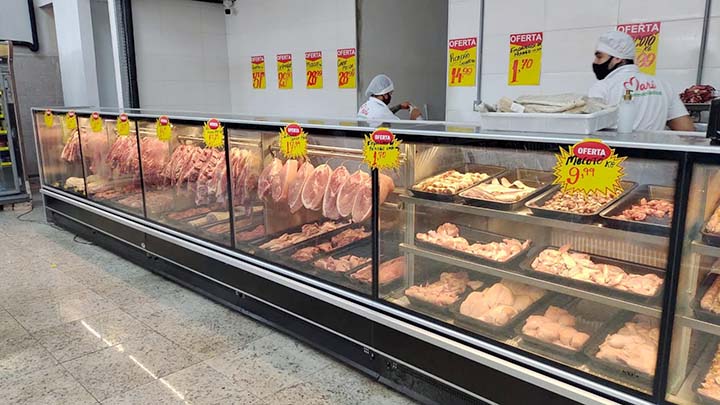 Para os lojistas é interessante manter um modelo de negócio que contenha diversidade e vá além da carne bovina, incluindo também cortes de suínos, aves, peixes e produtos que não são facilmente encontrados, como partes de carneiros e javali.