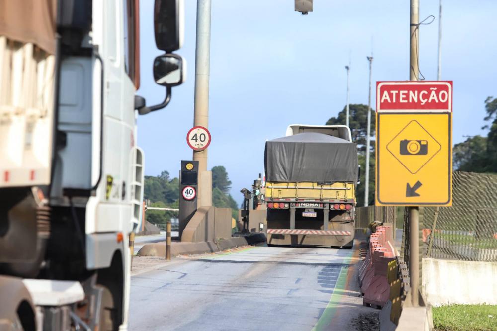 As concessões terminam nesta sexta-feira e sábado (dia 26 de novembro para os lotes 1, 2 e 3, às 23h59min; e dia 27 de novembro para os lotes 4, 5 e 6, no mesmo horário), sem que haja empresa substituta para assumir a sua operação, processo sob responsabi