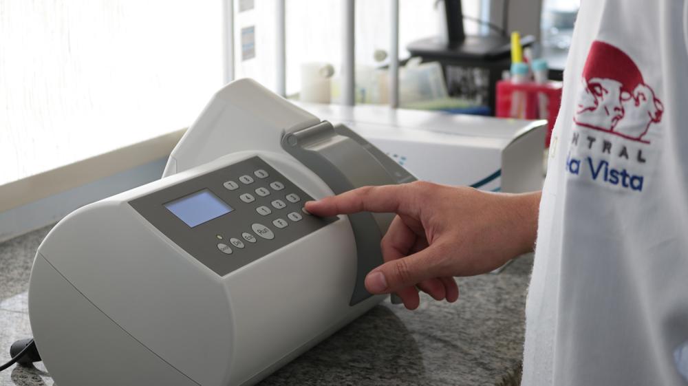 O aparelho dá maior acuracidade na concentração espermática em amostras de sêmen bovino puro, com rapidez e simplicidade.