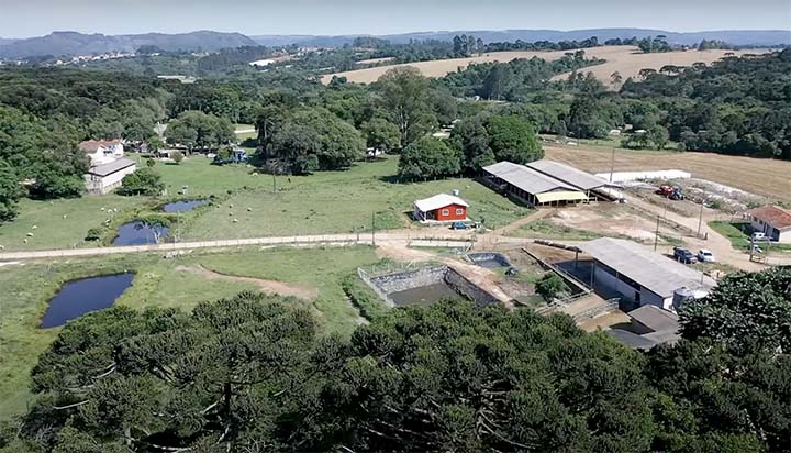 Das 15 propriedades, que têm como atividade a bovinocultura de leite, nove estão em Carambeí, cinco em Castro e uma em Piraí do Sul