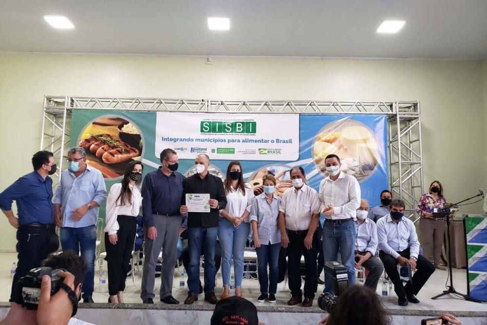 Criado para estimular o desenvolvimento regional, o Consórcio Intermunicipal CID Centro, com sede em Pitanga, Centro do Estado, reúne 30 municípios. 