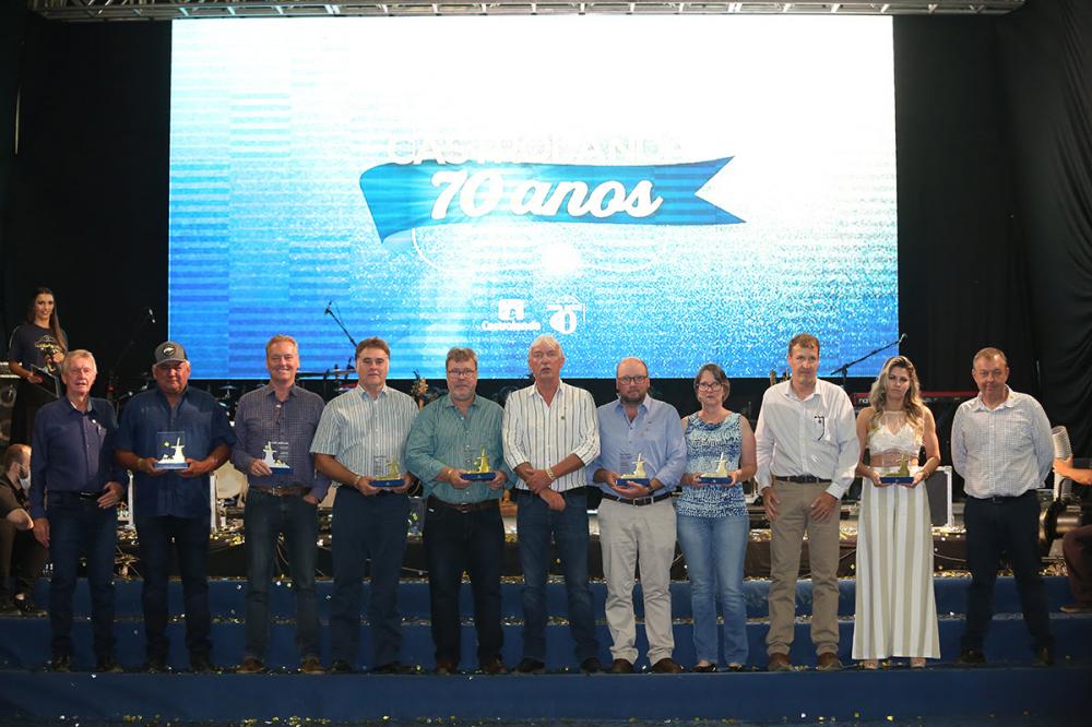 Homenagens marcaram a noite de comemoração
