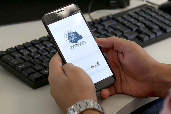 O app ajudará ainda na avaliação de sintomas da população local pois, além de dados cadastrais, contará com um questionário epidemiológico auto aplicável. As respostas vão ajudar o Estado na tomada de decisões no combate ao vírus.
