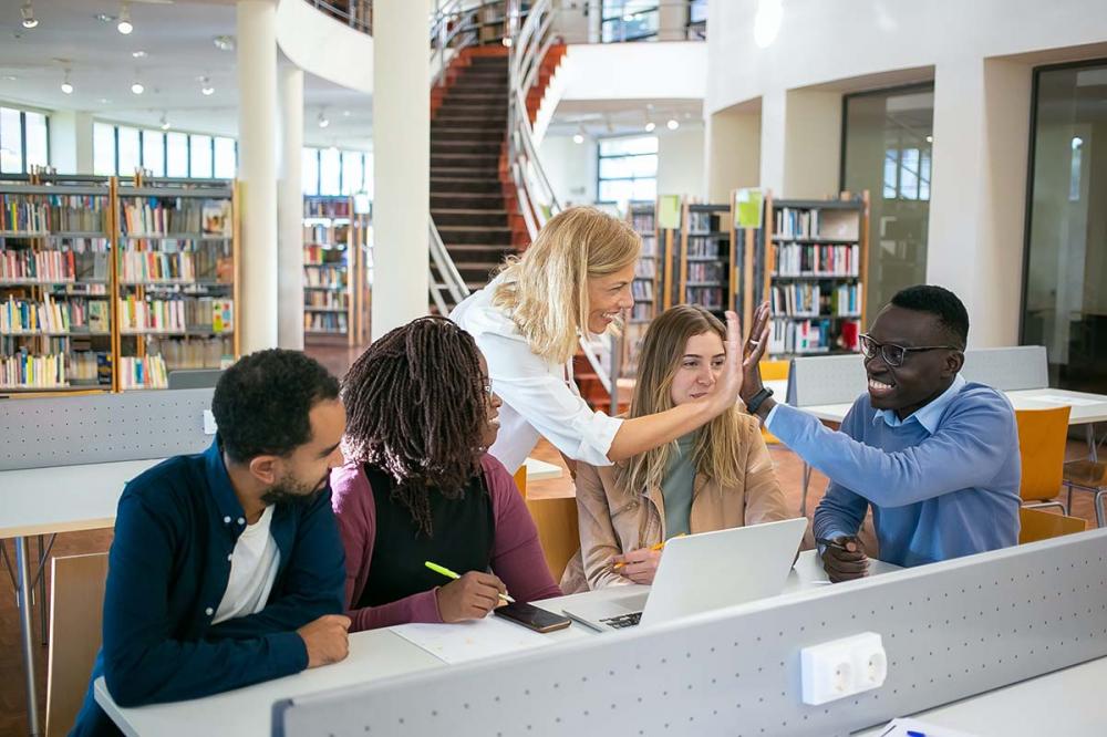 Instituições do mundo inteiro enfrentaram desafios e, se ainda existia uma resistência, seja por parte dos alunos ou professores, ao Ensino à Distância (EaD), de uma hora para outra todos tiveram que se adaptar a esse novo contexto. Foto Divulgação.