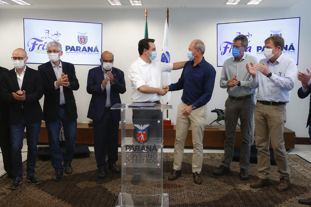 Governador do Paraná em encontro com representantes da Unium Créditos: Divulgação