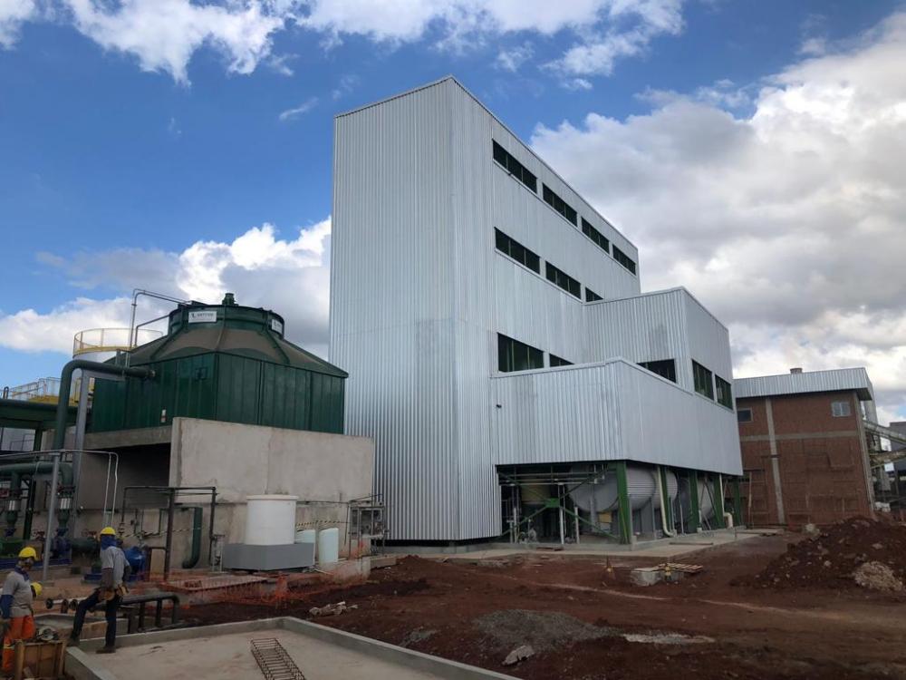 A unidade de produção de biodiesel é a terceira indústria implantada desde 2020 pela Cocamar em seu parque, um dos maiores e mais diversificados do cooperativismo brasileiro (as duas primeiras foram as de rações animais e fertilizantes foliares/adjuvantes