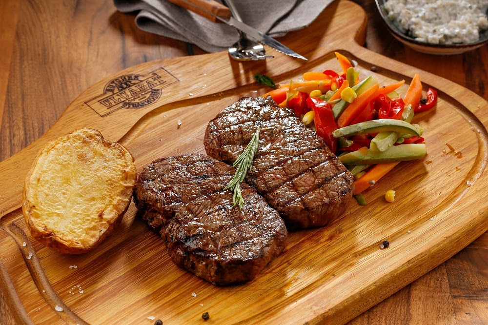 Mesmo com os preços mais altos, o Brasil ainda é um dos principais consumidores de carne do mundo, em média são consumidos 24,6kg per capita num período de um ano.