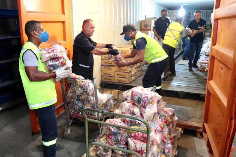 De acordo com o superintendente da Frísia, Mario Dykstra, a cooperativa está dando suporte a quem necessita, inclusive prestando ajuda a comunidades.