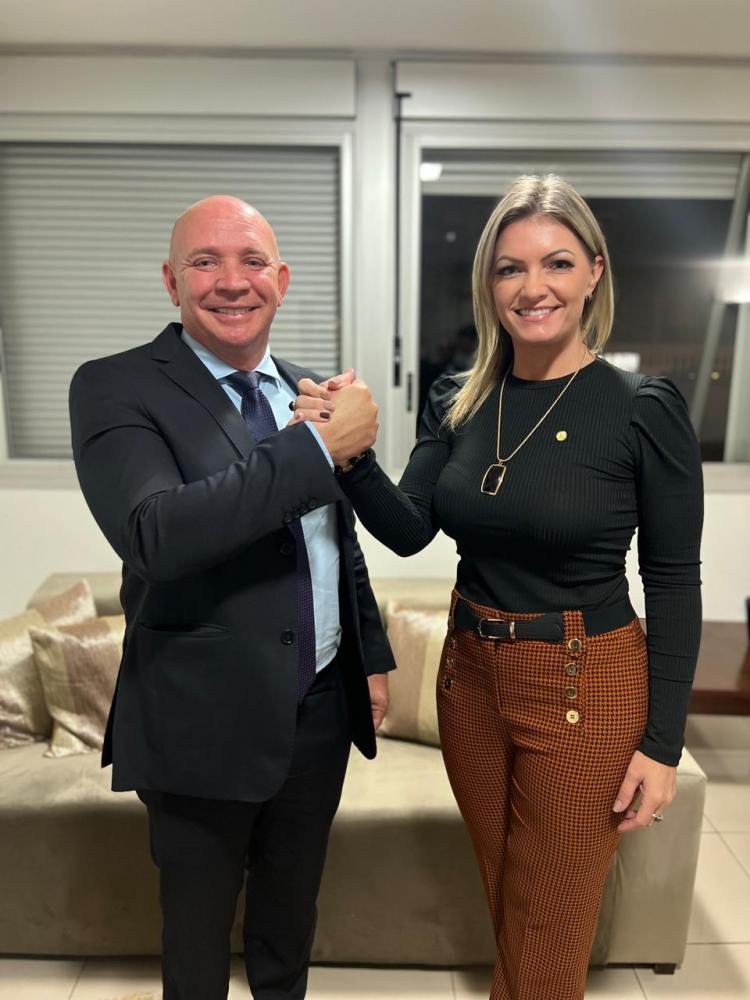 A decisão foi tomada na noite de ontem (22) em reunião com a cúpula do partido.