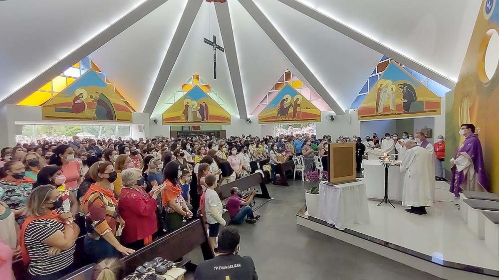 Santuário Diocesano de Nossa Senhora das Brotas em Piraí do Sul - Paraná. Registro da missa com Pe. Reginaldo Manzotti. Foto Toninho Anhaia