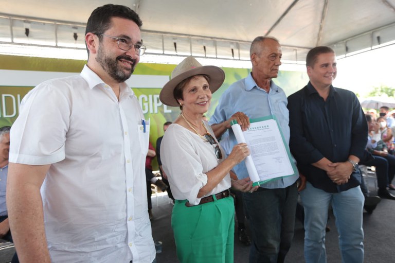 Em todo o país, mais de 330 mil documentos de titulação (temporários e definitivos) foram entregues desde 2019. Foto: Guilherme Martimon/Mapa