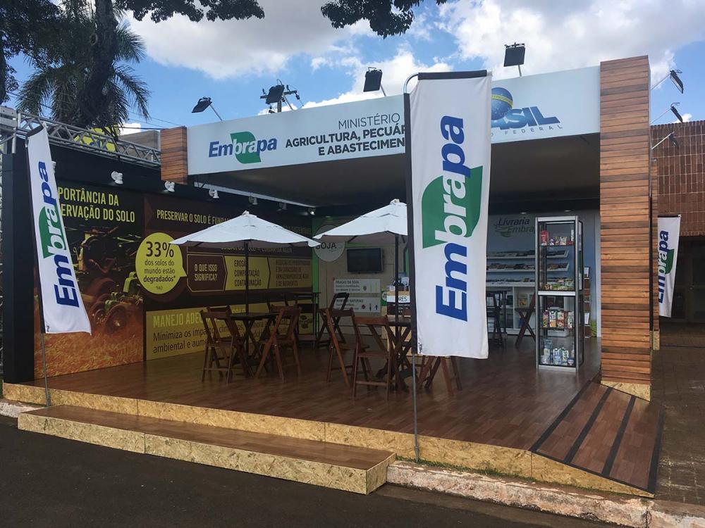 Estande institucional da Embrapa Soja na Expo Londrina 2019