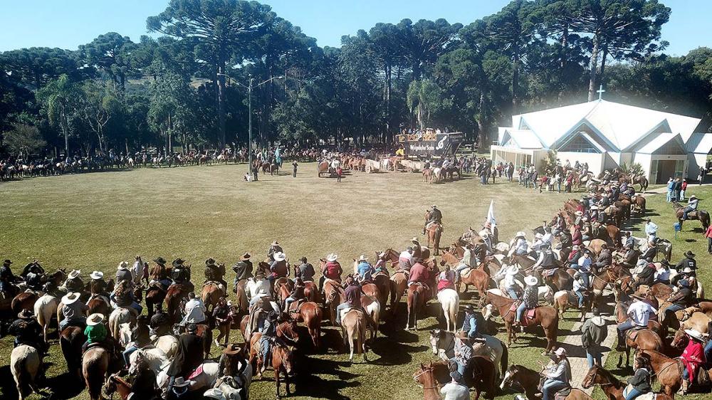 Turismo Religioso - Nossa Senhora das Brotas é padroeira da Rota dos Tropeiros, da Agropecuária e de Piraí do Sul no Paraná. Foto Toninho Anhaia