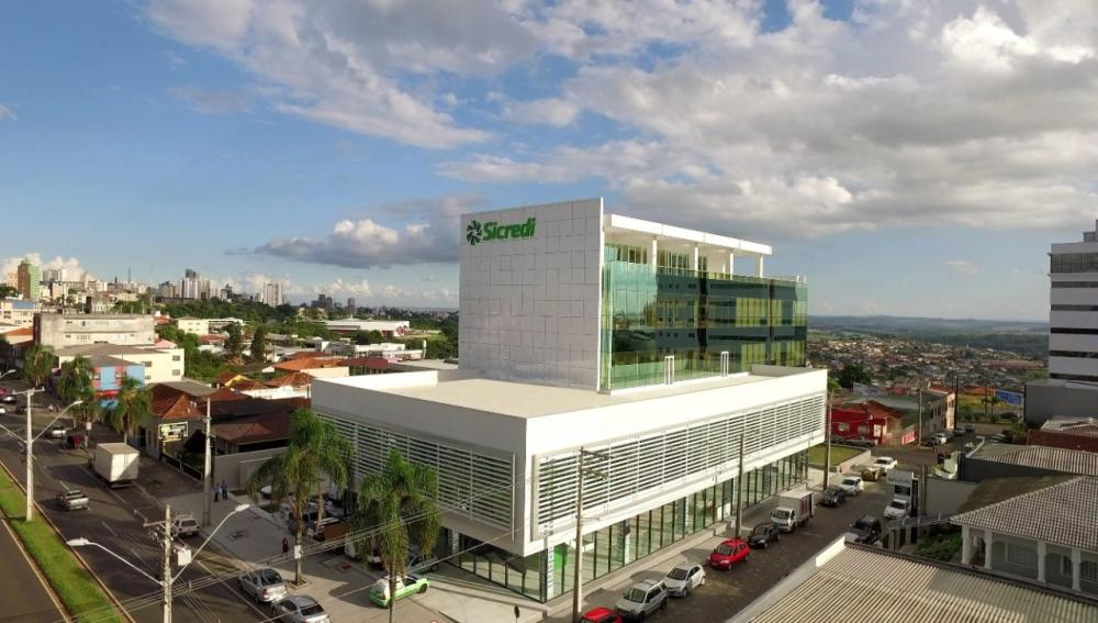 O Sicredi é a primeira instituição financeira cooperativa do Brasil com um modelo de negócio que constrói uma cadeia de valor beneficiando o associado, a cooperativa e a comunidade local.