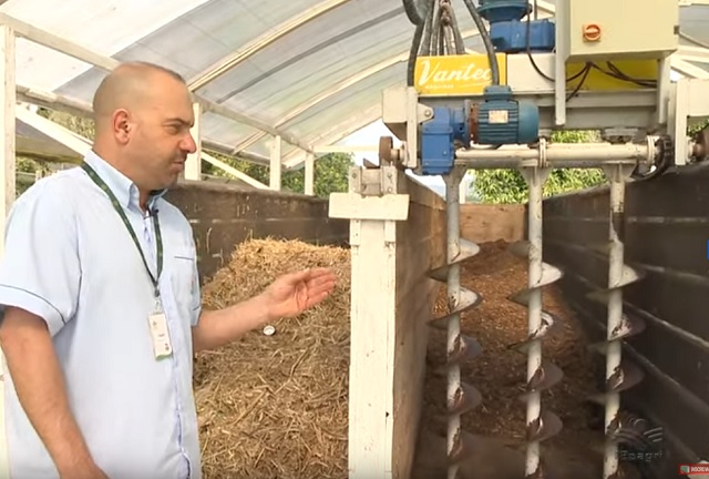 Revolvimento automatizado foi a solução encontrada para compostagem de grandes volumes de resíduos