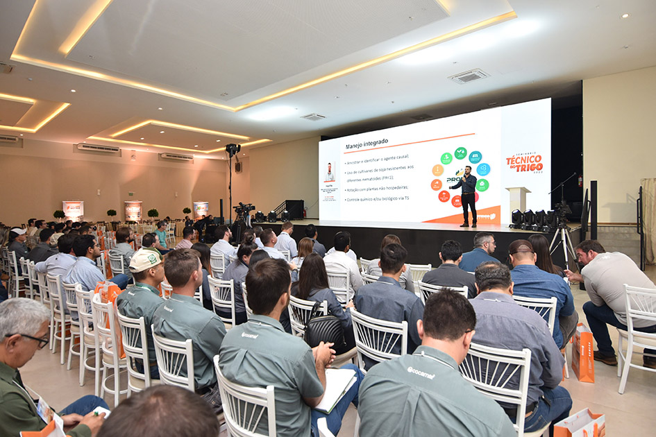 O Seminário Técnico do Trigo 2022 ocorreu em Campo Mourão/PR e reuniu cerca de 350 pessoas. Foto: Divulgação Biotrigo/Ricardo Maia