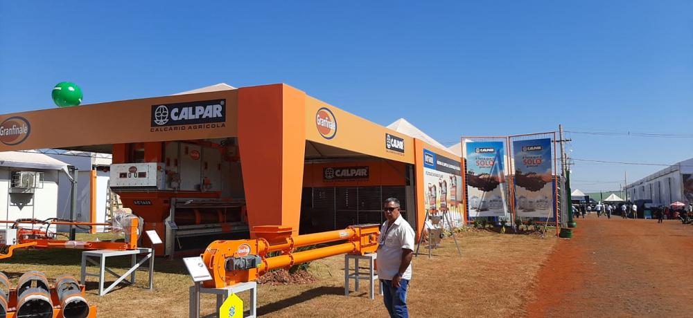 A Calpar é hoje a maior indústria de calcário agrícola do Brasil. Com seu produto, ela contribui para a produção de uma das coisas mais importantes para o ser humano: os alimentos. 