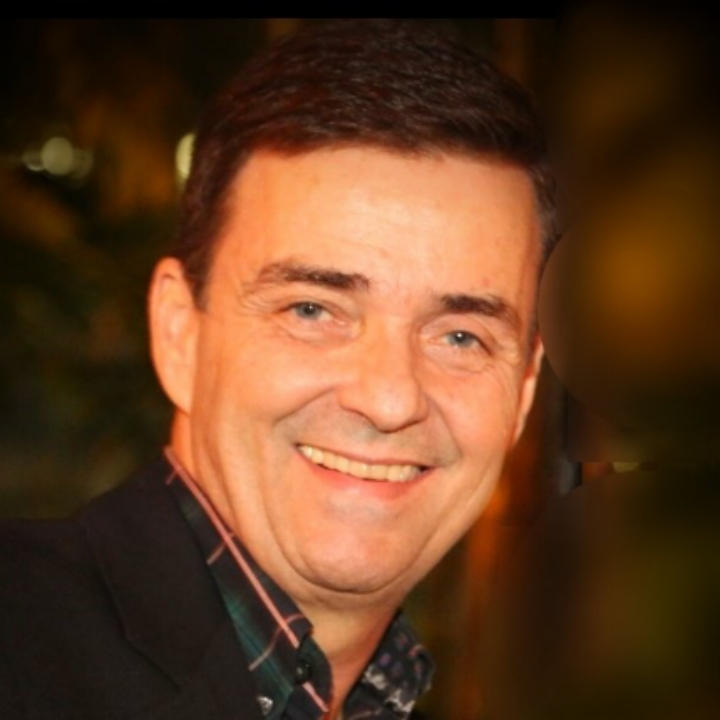 Adriano Rubio é formado em Zootecnia pela UNESP/Jaboticabal, o profissional tem especialização na Universidade de Limoges (França) e na Fundação Getúlio Vargas (São Paulo). Atuou como gestor no setor de Biotecnologia aplicada ao Melhoramento Genético na 