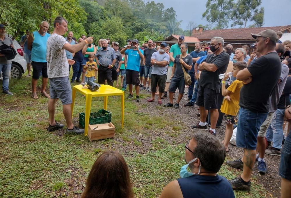 O Primeiro Seminário Noroeste de Meliponicultura ocorrerá nos dias 29 e 30 de abril no CTG Carreteiros de Horizonte. Além da Amevat, o evento também é realizado pela Prefeitura Municipal e Câmara de Vereadores de Horizontina e Emater, e conta com o apoio 