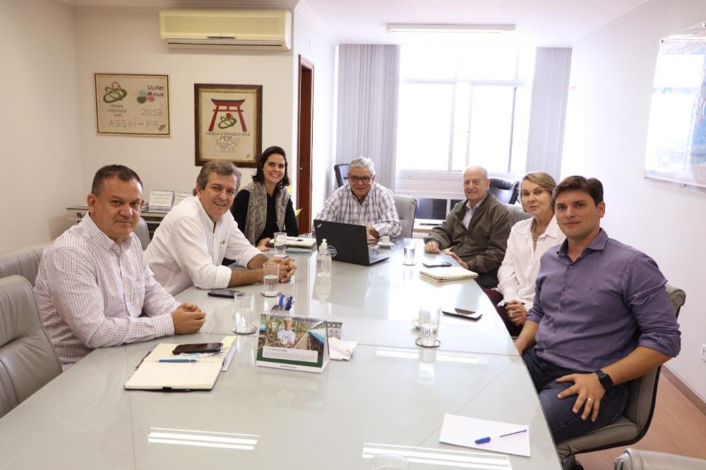 O Sistema FAEP/SENAR-PR firma parceria com a Bayer para aprimorar os cursos na área de defensivos agrícolas.