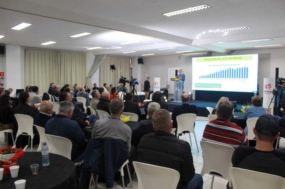 Paraná pode ampliar mercado de leite com tecnologia, planejamento e sanidade - Secretário de Estado da Agricultura e do Abastecimento, Norberto Ortigara - Foto: GISELE BARÃO/SEAB-PARANÁ