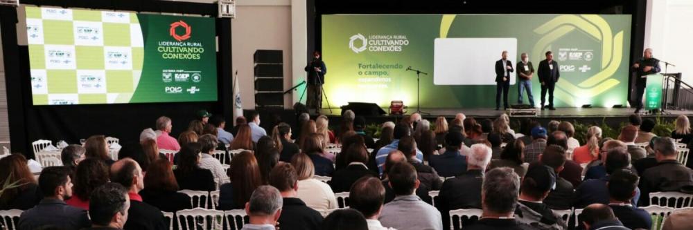 O encontro promovido pelo Sistema FAEP/SENAR-PR, com o apoio do Sebrae-PR, reuniu 270 participantes no Espaço Vivacce. Este foi o segundo de uma série de 10 que vão percorrer todas as regiões do Estado ao longo do mês de junho.