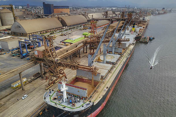 De março a abril, as exportações brasileiras do agronegócio somaram US$ 31,40 bilhões, alta de 5,9% em relação ao mesmo período no ano anterior. O Paraná é terceiro estado mais expressivo neste valor, sendo responsável por 13,14% deste total, atrás apenas
