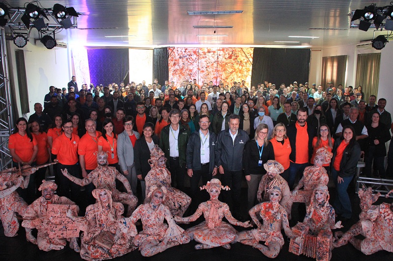 O evento também apresentou as etapas do Programa, em palestra com a profissional de educação corporativa Vera Regina Silva. Ela é integrante da cooperativa de serviço Pluricoop e, junto de Bia Tomiazzi, será responsável pela execução do FIC na CAPAL.