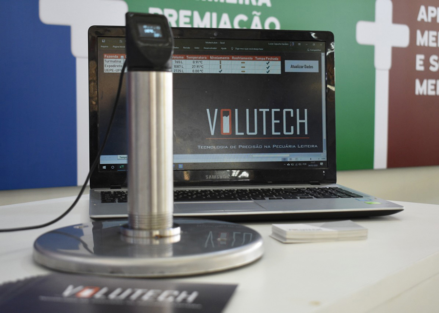 O Volutech possui sensores que enviam informações para um servidor remoto com acesso a laticínios e produtores