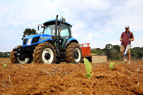 Neste ano o programa conta com o Sistema de Acompanhamento do Programa Trator Solidário, criado em parceria com a Celepar. Ele facilita a elaboração de pré-propostas pelos servidores do IDR-Paraná e a análise pela coordenação do programa, garantindo mais 