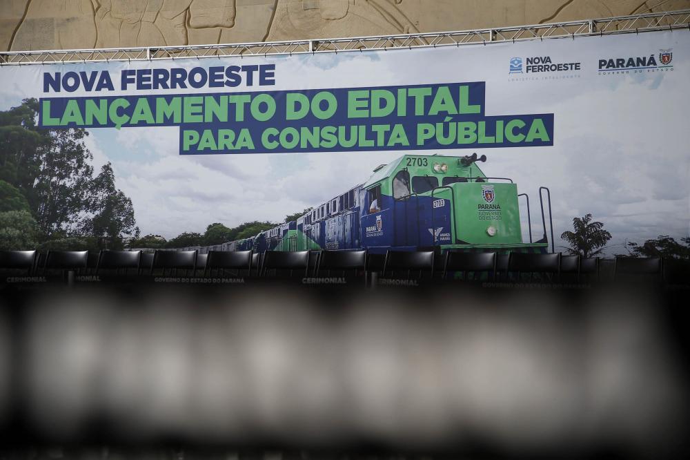 O Governo do Estado lançou no Palácio Iguaçu, o edital de leilão da Nova Ferroeste, a linha férrea que vai ligar Maracaju, no Mato Grosso do Sul, ao Porto de Paranaguá. A contraprestação miníma, o chamado lance inicial, é de R$ 110 milhões Foto: Albari Ro