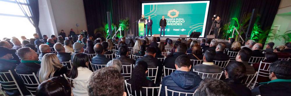 A FAEP é a única federação que está fazendo esse trabalho de pensar na sustentabilidade dos sindicatos e na preparação dos produtores rurais.
