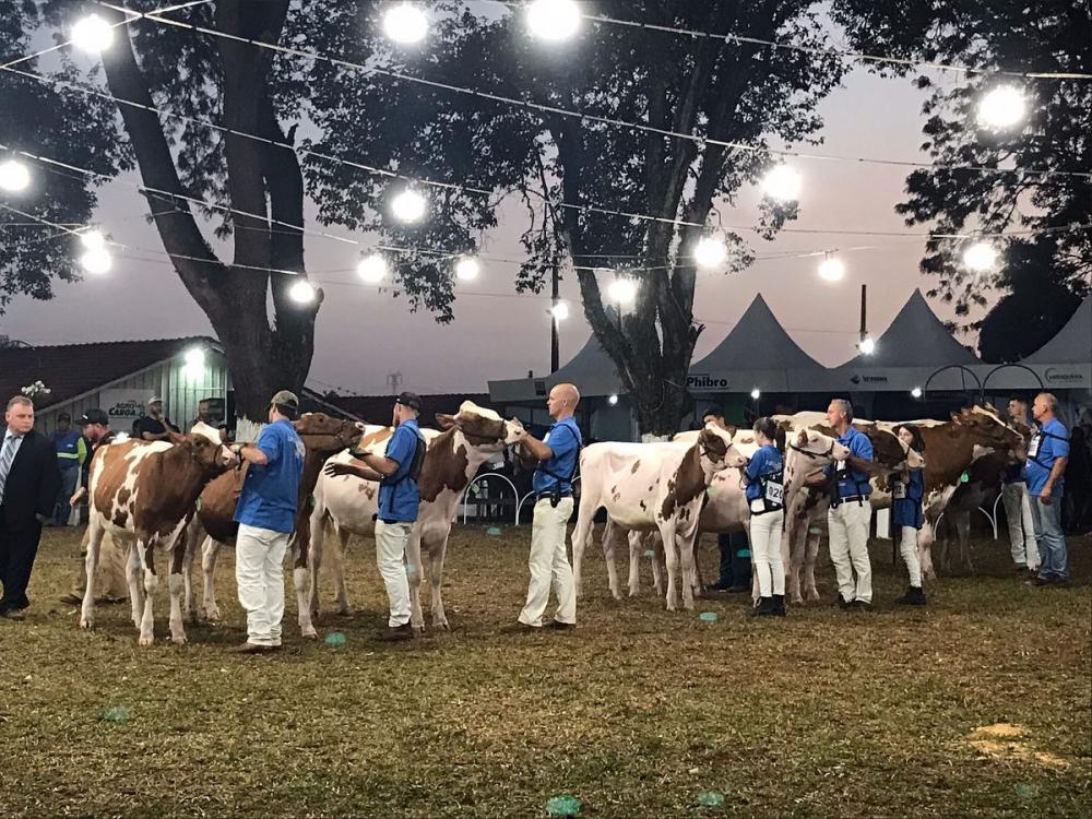 A 48ª edição da Expoleite, que ocorre entre os dias 13 e 16 de julho, no Parque de Exposições Capal, em Arapoti (PR).