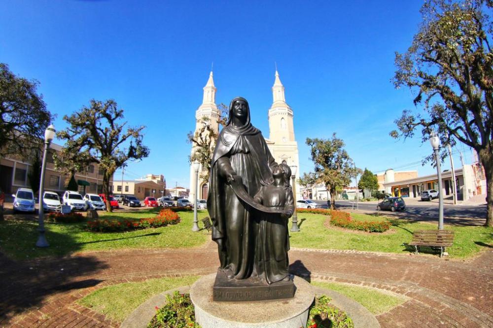 A festa em honra a Sant’Ana acontece já há 99 anos em Castro