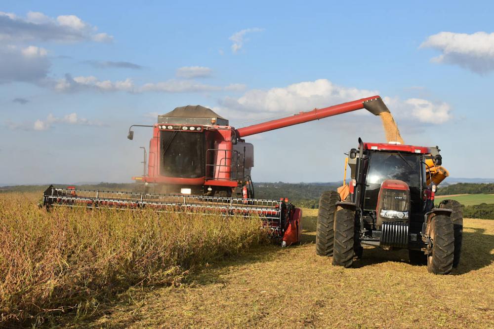 Inicialmente, a Tabela conta com as cotações médias de mais de 250 modelos de máquinas agrícolas, que representam mais de 90% em valor do que é transacionado no segmento de usados. Foto Toninho Anhaia