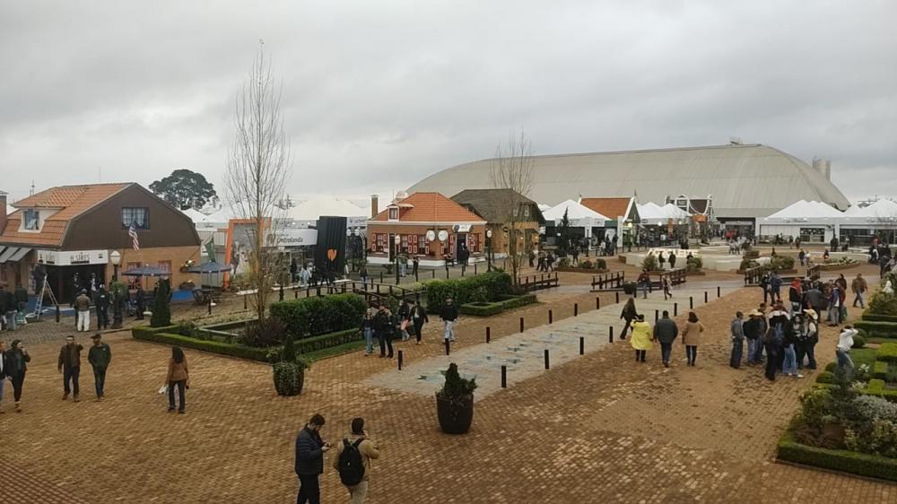 A Agroleite é um evento técnico de uma semana onde são apresentadas muitas oportunidades, novas tecnologias, serviços e produtos que atendem toda a cadeia do leite.