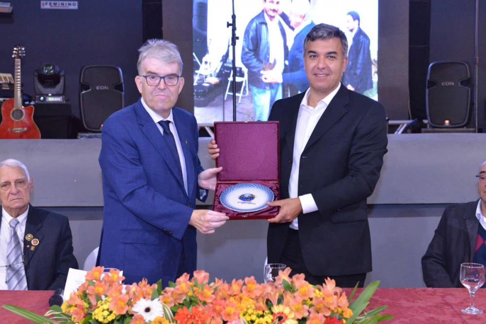 Carlos Ramoa, presidente da COM e Mário Henrique Simões, presidente da FOB