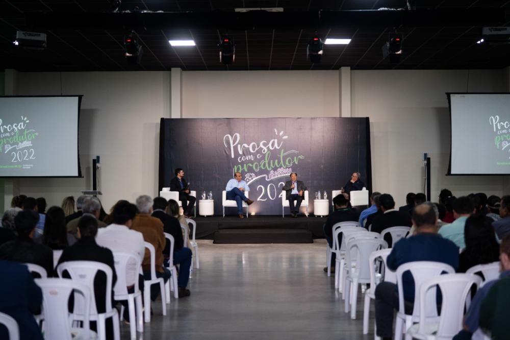 A abertura do Prosa em Londrina foi feita pelo presidente da Sicredi Dexis, Wellington Ferreira, que destacou a importância do agronegócio para a economia brasileira ].
