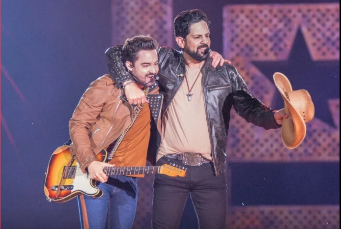 O show dos sertanejos terá mais de três horas de duração e começará as 16h30. 