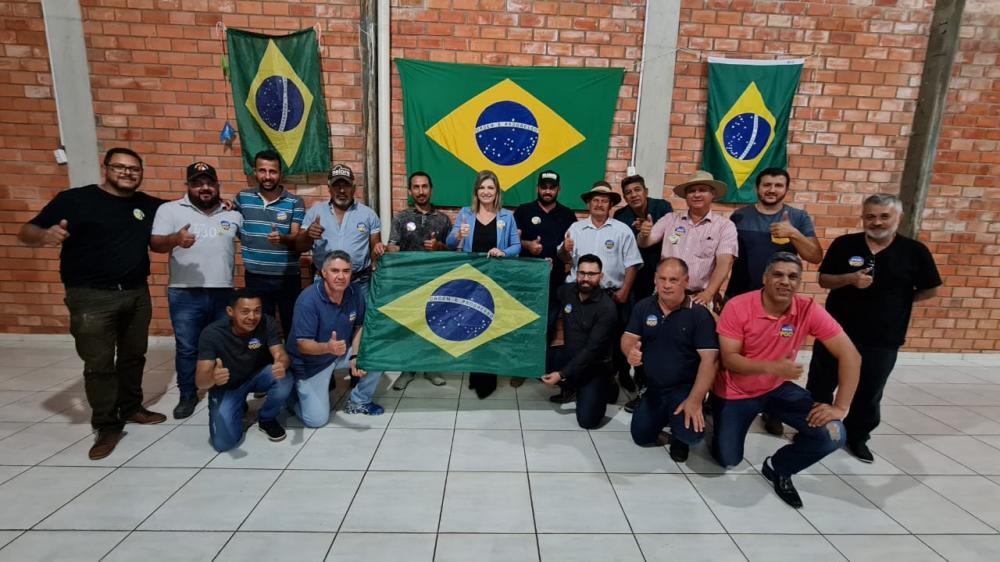 Durante seu mandato como deputada federal, Aline já destinou mais de R$ 200 milhões aos quatro cantos do estado do Paraná, entre recursos e emendas direcionados a todas as áreas que os grandes e pequenos municípios careciam.