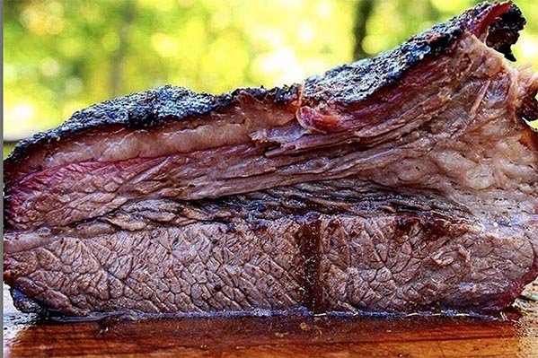 A carne vermelha é um alimento que, além de muito simples de preparar, oferece inúmeros benefícios para a saúde.