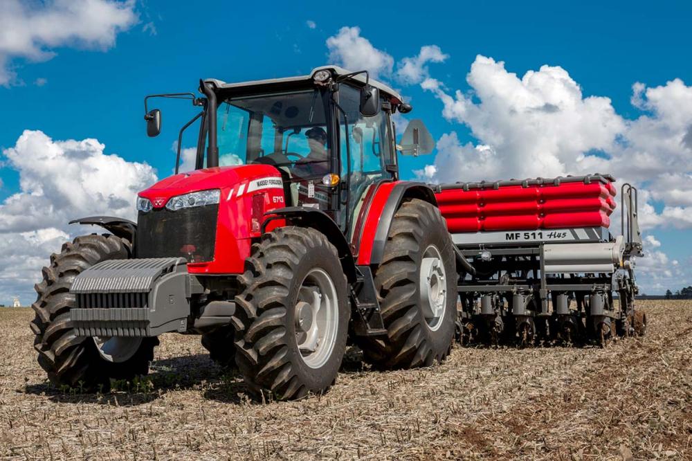 Trator Massey Ferguson foi o primeiro equipamento agrícola do Brasil a ter o Renagro/Divulgação AGCO