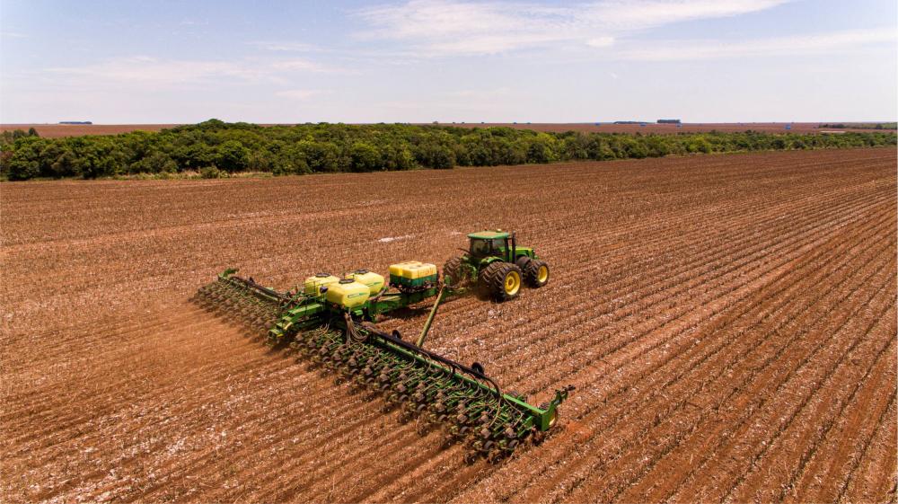 De acordo com o diretor de Produção da Bom Futuro, Inácio Modesto Filho, a safra 2022/2023 se apresenta favorável a um plantio de variedades precoces e dentro da janela ideal para boa produtividade. Crédito Fotos: Bom Futuro