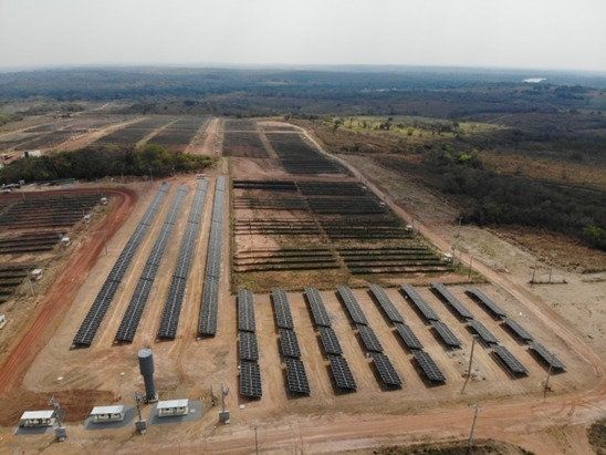 Usinas recém-conectadas ocupam 13.500 m² de área com uma geração de energia estimada em 1.700 megawatt-horas por ano