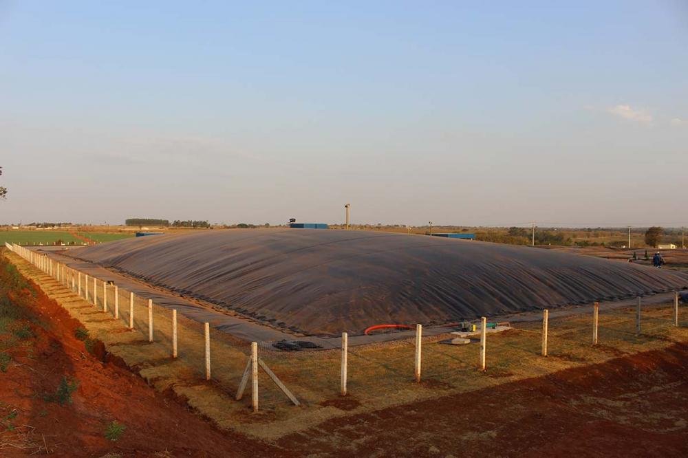 O biogás é uma fonte renovável utilizada na geração de energia térmica ou elétrica, que por sua vez pode ser ligada diretamente à rede, geradores ou aquecedores. 