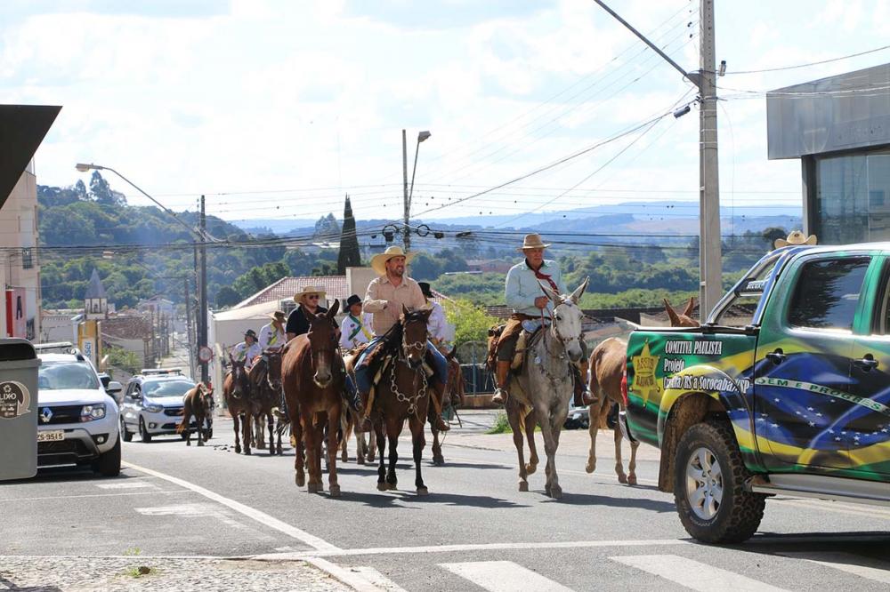 O grupo é composto por Délcio Teodoro da Silva, Givanildo de Araújo, Gustavo Paloni (médico veterinário), José Roberto Longhini e Luis Antonio Longhini, e conta ainda com mais duas pessoas na equipe de apoio.