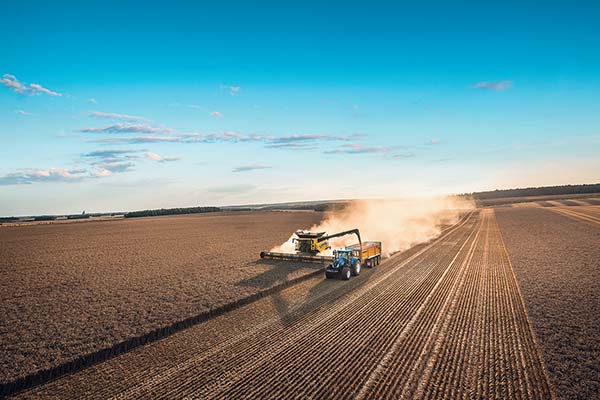 A New Holland foi fundada por pioneiros agrícolas cujo rico legado sobrevive nos valores que impulsionam a marca até hoje.