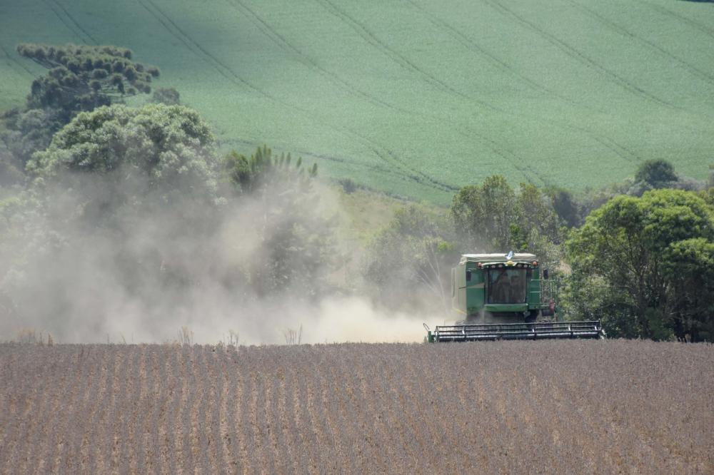 Graças ao trabalho do agro e das áreas de transporte e logística, o Brasil manteve o abastecimento em todo o país e honrou os compromissos com seus parceiros comerciais.
