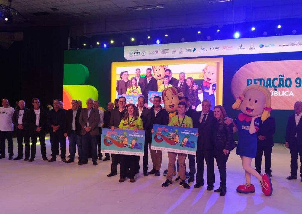 O aluno do 9º ano do Colégio Estadual Irmãos Antônio e Marcos Cavanis, Pedro Henrique de Lima Diniz, venceu a etapa estadual do concurso Agrinho na categoria “Redação” com o tema Sustentabilidade Ambiental.