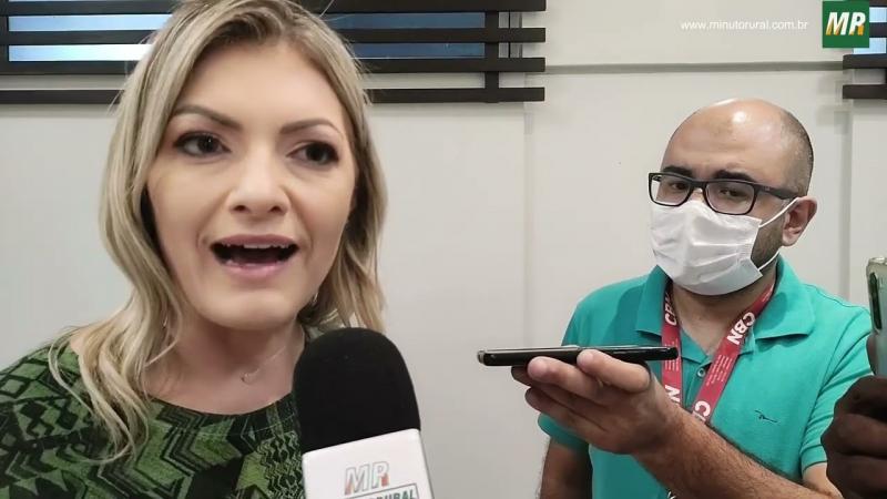 Amigos da deputada Aline a aclamam como Senadora durante evento em Ponta Grossa.